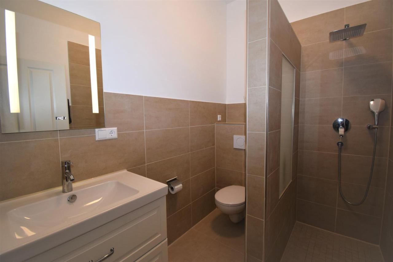Apartament Connie's *