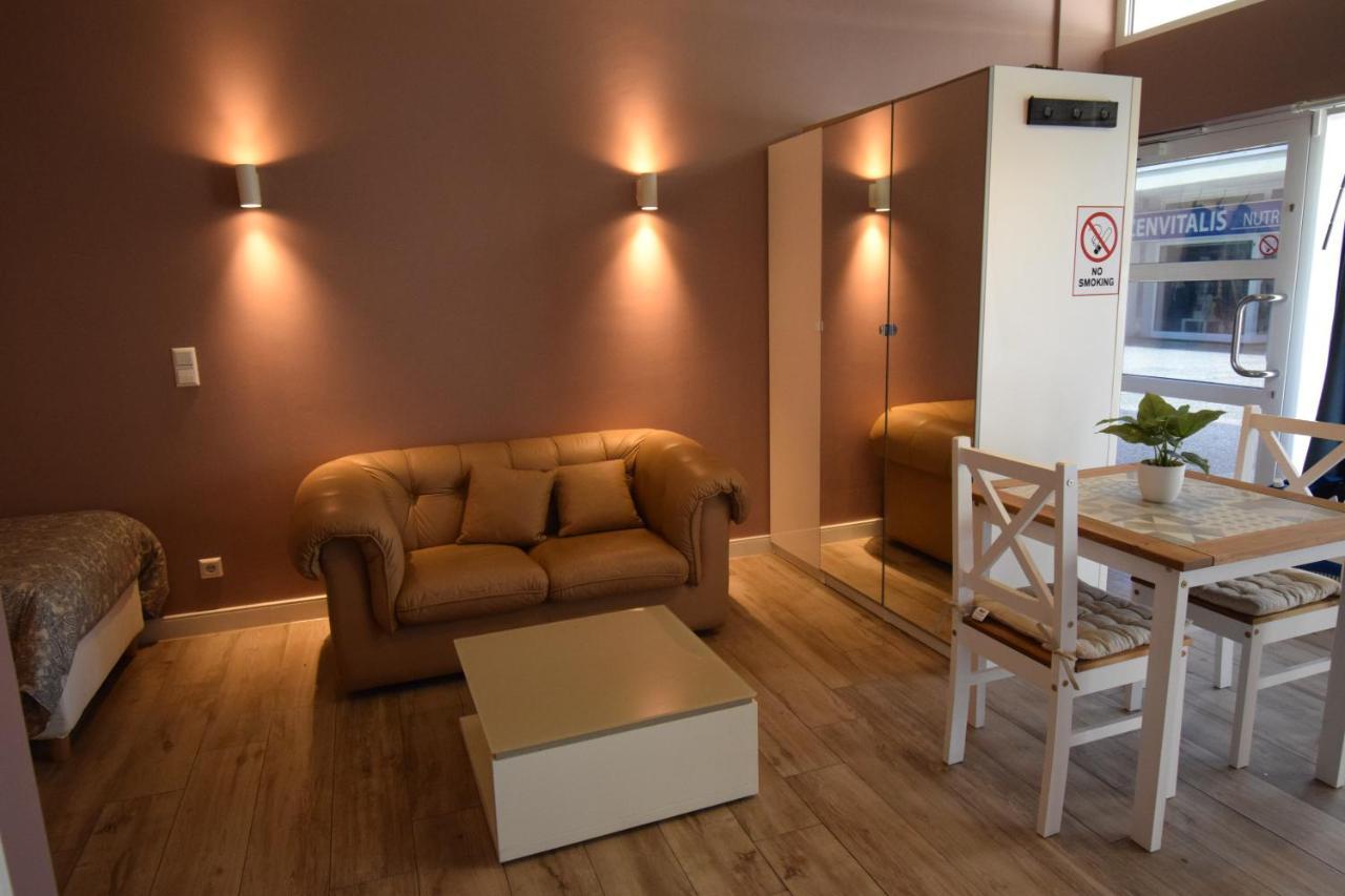 Apartament Connie's *