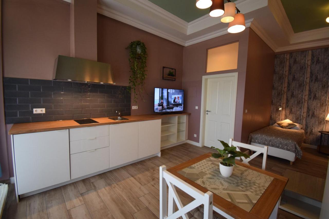 Connie's Apartament